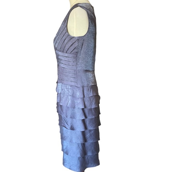 πͺ»HOST PICKπͺ» Adriana Papell Tiered Ruffle Evening Dress - Picture 4 of 14